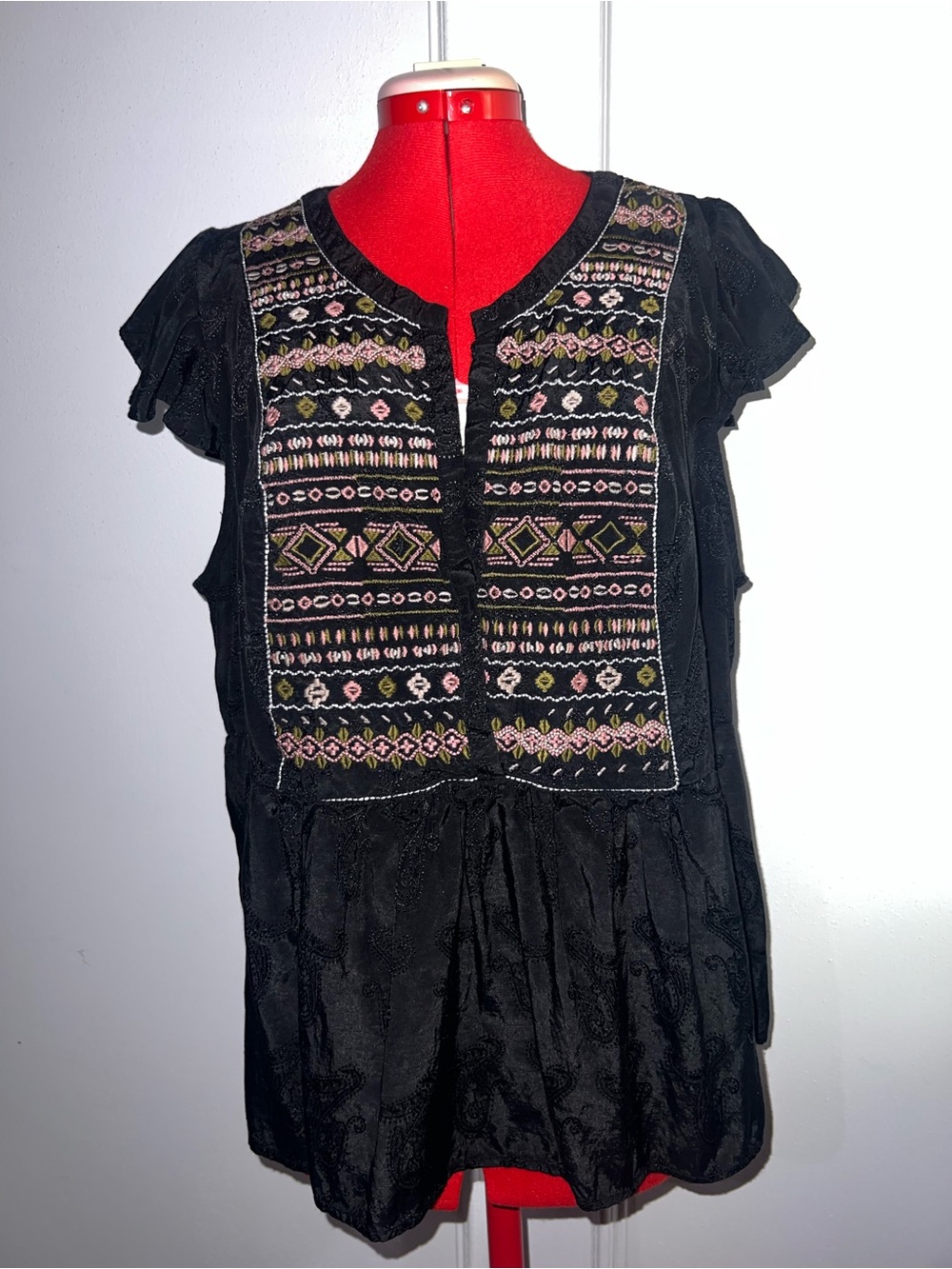 Wonderly Curve Black Embroidered Flutter Sleeve Women's Top Sz 2X